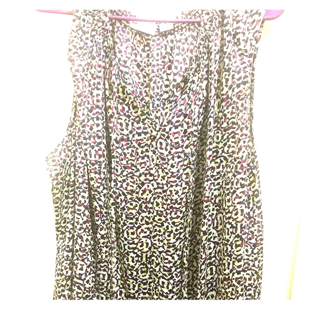 Women’s plus sleeveless top